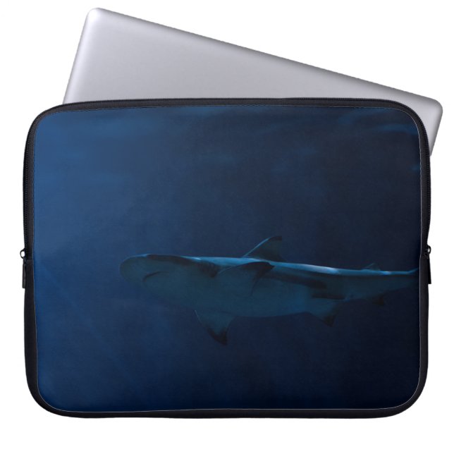 GRÅTT SHARK I VATTEN KROPP LAPTOP FODRAL (Framsidan)