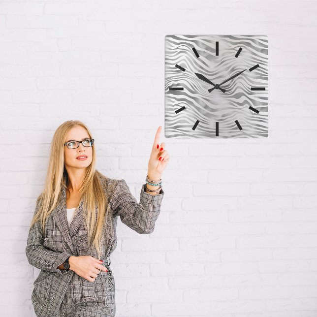 Grått Silver Graphite Animal Skin Black Abstrakt Fyrkantig Klocka (Gray Silver Graphite Animal Skin Black Abstract Square Wall Clock)