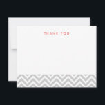 Grått Simple Chevron Tackkort Cards Anteckningskort<br><div class="desc">Cute girly trendig chic snyggt modern chevron zigzag rand mönster med anpassade text. Använda som ett platta Tack eller ändra texten för att lägga till ditt namn monogram eller lämna tomt till användan för att skriva en anteckning för valfritt tillfälle!</div>