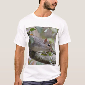 Grått Squirrel Keeping Watch T Shirt