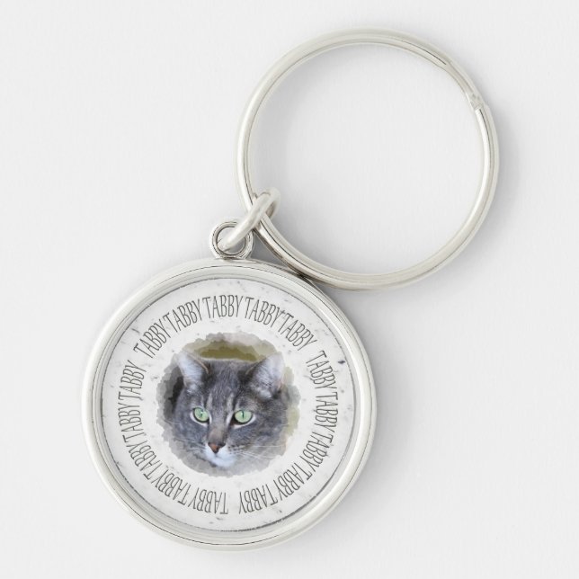 grått tabby rund silverfärgad nyckelring (Framsidan)