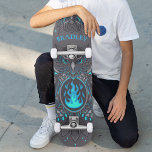 Grått Uggla Coola Modern Anpassningsbar Personlig  Mini Skateboard Bräda 18,5 Cm<br><div class="desc">Grått Uggla Coola Modern Anpassningsbar Personlig Namn Skateboard har din personlig namn i modern blå typografi med grått ugglor och blåeld mot mörk bakgrund. Anpassa genom att redigera texten i textrutan. Ge en anpassningsbar har gjort en gåva, skateboard-personlig till din favoritskateboarder för jul, födelsedag eller din BFF. Designad av ©Evco...</div>