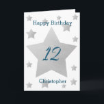 Grått Watercolor Stars 12:e Birthday Card Kort<br><div class="desc">Grått vattenfärgsstjärnor lycklig 12:e födelsedagskort för son,  sonson,  brorson osv. Framsidan har grått-stjärnor med vattenfärg och ställe för att du ska kunna anpassa dig till födelsedagspresentens namn. Invändigt kortmeddelande kan vara lätt att personlig och bakåt med året. Detta skulle innebära en underbar personlig,  tolfte födelsekortets för barn.</div>