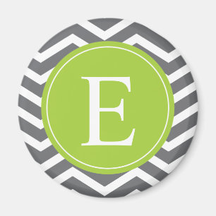 Grått White Chevron Grönt Monogram Magnet