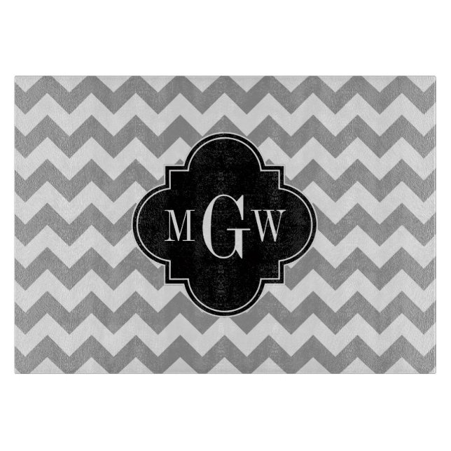 Grått Wht Chevron Black Quatrefoil 3 Monogram (Framsidan)
