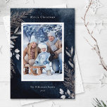 Grått Winter Foliage on Navy Blue Watercolor Photo Julkort<br><div class="desc">Den här eleganten har grått- och bruna vintern blad med mörk blått vattenfärg. Anpassa det här vackra helgdag med ett lodrät-foto.</div>