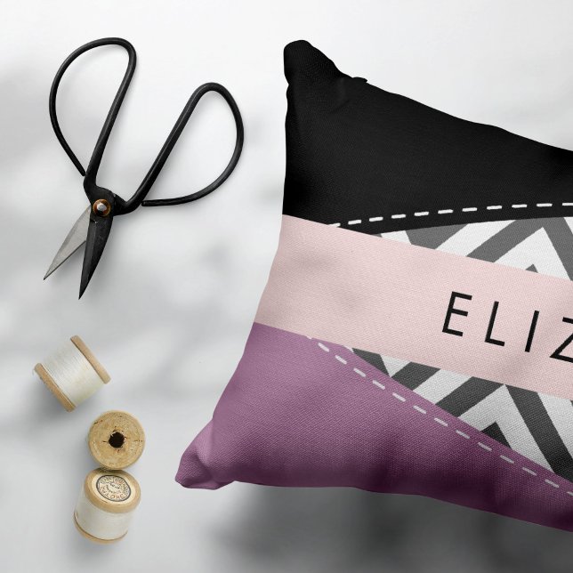 Grått Zigzag, Grått Chevron, Lila, ditt namn Prydnadskudde (Skapare uppladdad)