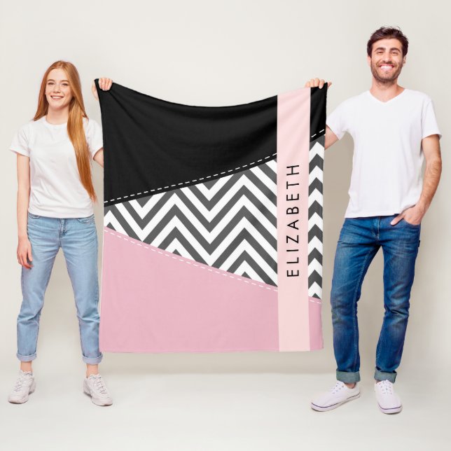 Grått Zigzag, Grått Chevron, Rosa, ditt namn Fleecefilt (På plats)