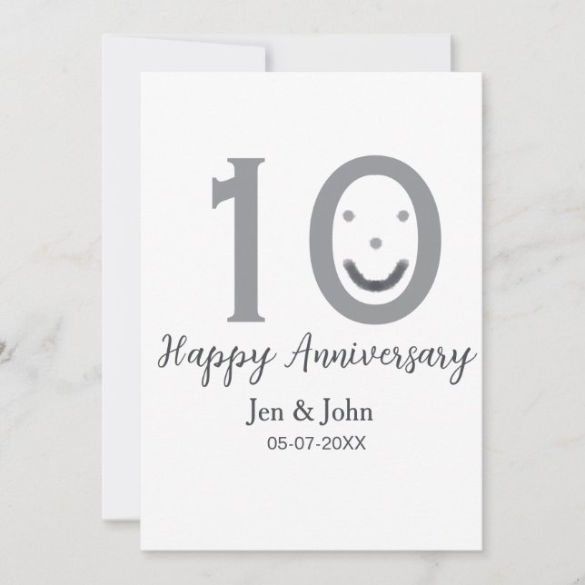Grattis på 10-årsdagen namn datum grå fet emoji inbjudningar (Framsida)