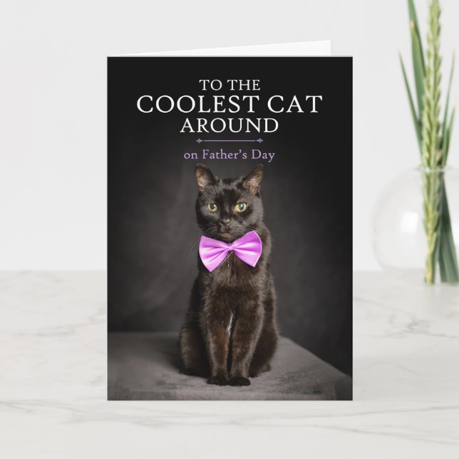 Grattis på fars dag coolaste katten i lila fluga helgkort (Framsida)