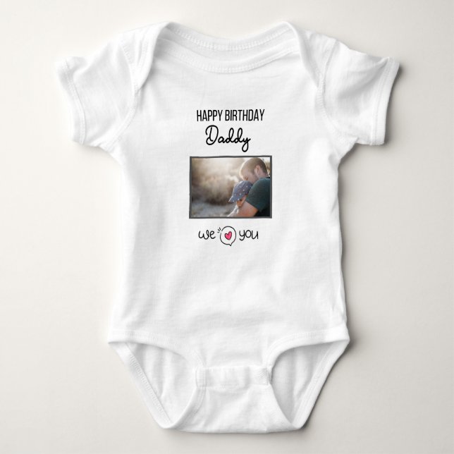 GRATTIS PÅ FÖDELSEDAGEN DADDY ANPASSNINGSBAR-FOTO  T SHIRT (Framsida)