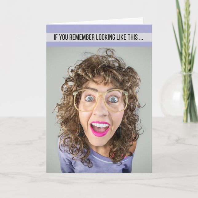 Grattis på födelsedagen för hondjur som nedtryckts helgkort (Framsida)