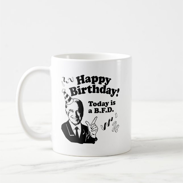 GRATTIS PÅ FÖDELSEDAGEN FRÅN JOE BIDEN.png Kaffemugg (Vänster)