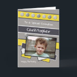 Grattis på födelsedagen Grandson grått och gult fo Kort<br><div class="desc">Anpassa det här födelsedagskortet för din morson Designad i grått,  gult och svart Lägg till hans namn Grattis på födelsedagen till en speciell morson Ha en underbar dag</div>