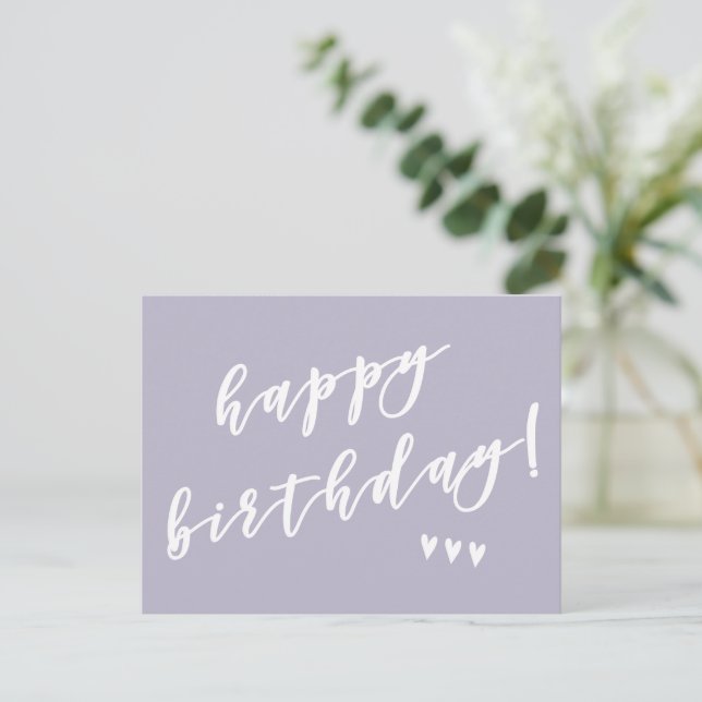 Grattis på födelsedagen! Lavendel Penselskrift Vykort (Stående Fram)