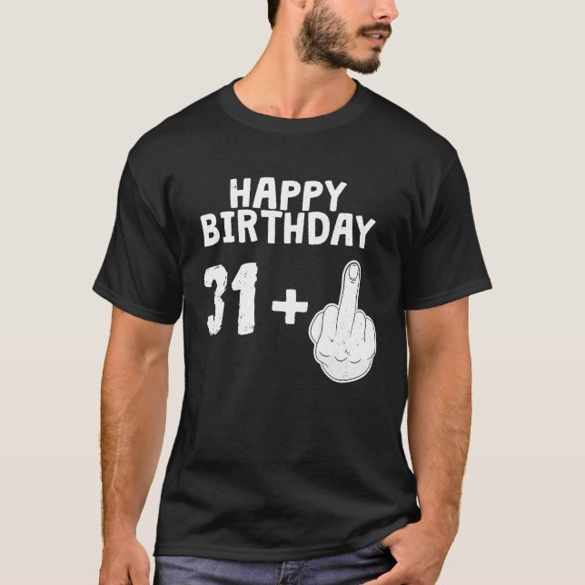 GRATTIS PÅ FÖDELSEDAGEN + Mitten Finger T Coola 32 T Shirt (Framsida)