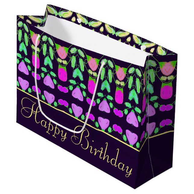 Grattis på födelsedagen Plum Lila Patterned Gift B (Framsidan Vinklad)