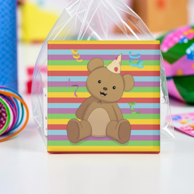 Grattis på födelsedagen Teddy Magnet (Teddy bear magnet square, with a rainbow background and birthday hat. Leaned up against a favor bag.)