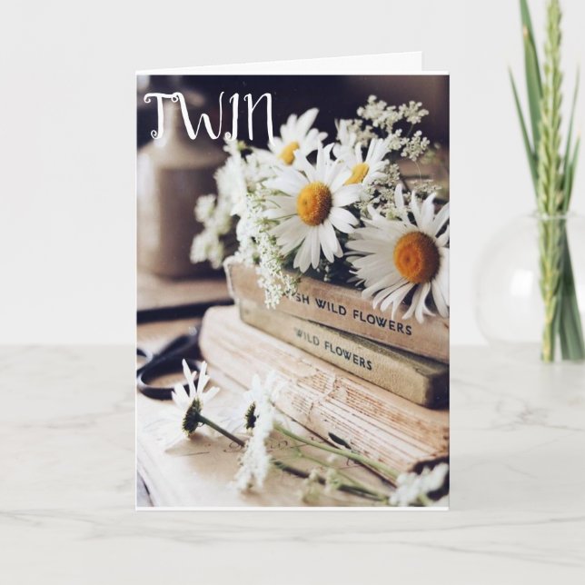 "GRATTIS PÅ FÖDELSEDAGEN" ***TWIN SYRRAN** BIRTHDA HELGKORT (Framsida)