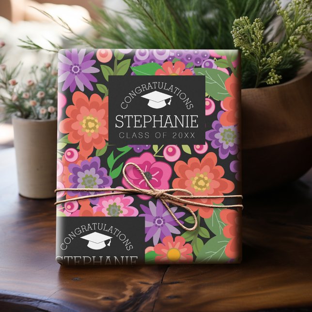 Grattis Student Girly Flowers Studenten Presentpapper (Personalized Graduation Wrapping Paper)