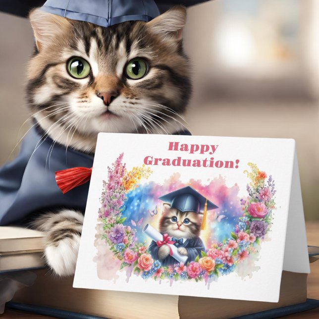 Grattis till studenten med lilla katten! kort (Paws-itively purr-fect: Celebrate graduation with feline flair and floral charm!)