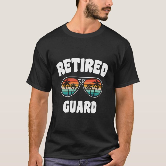 Grattisar för pensionerade vaktkvarterare t shirt (Framsida)