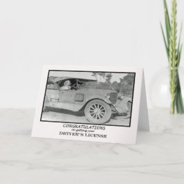 Grattisar som får körkort, gammal bil. kort