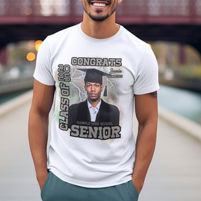 Gratulerar klass i 2025 års högre familjeklass i S T Shirt (Skapare uppladdad)