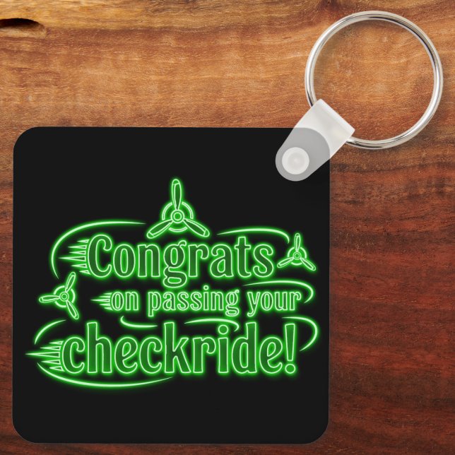 Gratulerar när du kör kontrollen! Nyckelkedja Nyckelring (Baksida)