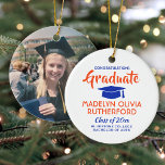 Gratulerar Orange i Photo Studenten och blå Julgransprydnad Keramik<br><div class="desc">Minneshögtidlighålla student landvinning med en anpassningsbar orange, blått och vitt runt studenten julprydnad. Bild och all text är enkla att anpassa. Ta med namn och examen, grattisar, tack vare mamma och pappa, eller något annat av dina önskemål. Utformningen har en vit bakgrund, blå studentmössa, personligens moderna typografi namn, skola och...</div>