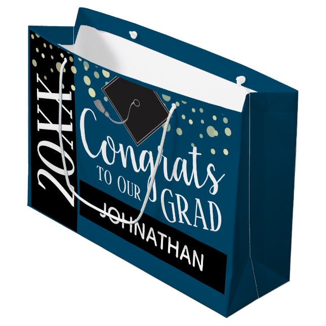 Gratulerart till vårt Grad-anpassade årsnamn (Framsidan Vinklad)