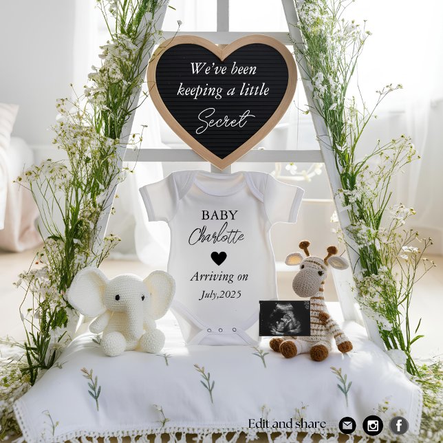 gravid av elegant med skarp blommigt inbjudningar (Skapare uppladdad)