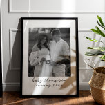 Gravid Meddelande om att kute kommer snart Ultralj Poster<br><div class="desc">Notera de glädjande nyheterna om er växande familj med vårt förtjusande ultraljudsmeddelande från graviden poster, en hjärtlig hyllning till den upphetsning och förväntan som finns när det gäller att välkomna ett nytt tillskott. Vare sig det är ett meddelande från mamma till baby, en gravid som avslöjar för morföräldrar eller en...</div>