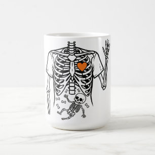 Gravid Skeleton med Baby Bones- Funny Hallowen Kaffemugg