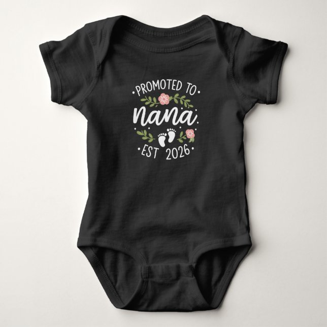 Graviditetsannonsering till Nana 2026  T Shirt (Framsida)