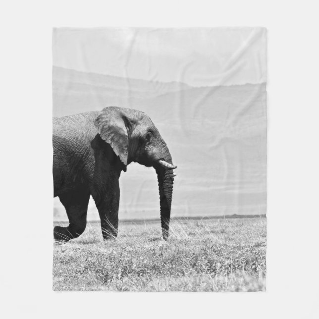 GRAYSCALE-FOTOGRAFI AV ELEFANT FLEECEFILT (Framsidan)