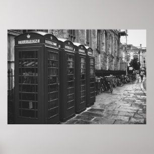 GRAYSKALA FOTO AV FYRA TELEFONBANOR LINADE UPP POSTER