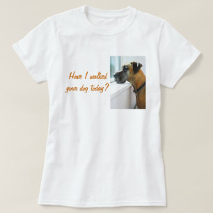 Great dane Tittar tyvärr ut fönster för Dog Walker T Shirt