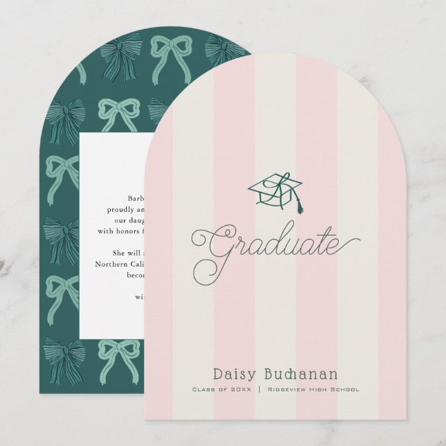Green Cap Pink Stripes Bow Graduation Announcement Inbjudningar (Fram/baksida)