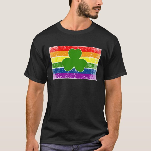 Green Four Leaf Clover Rainbow St Patrick's Day T Shirt (Framsida)