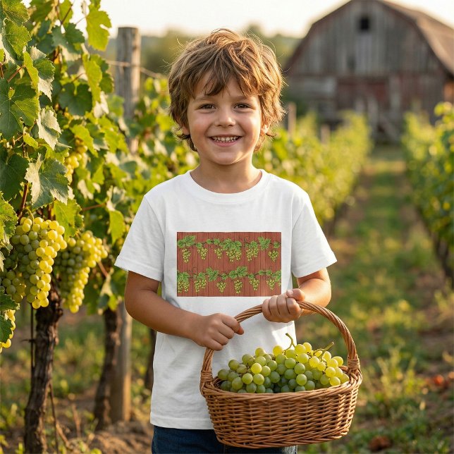Green Grape Vine Pattern on Rustic Wood T Shirt (Skapare uppladdad)