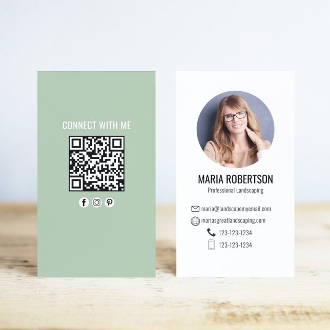 Green Modern Business Photo QR Code Business Card Visitkort (Modern business card with scannable QR code. )