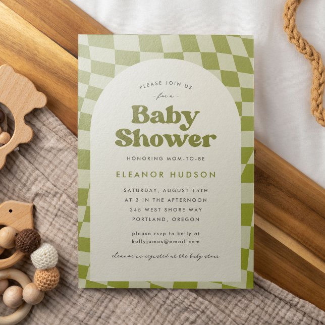 Green Retro Groovy 70s Checkerboard Baby Shower Inbjudningar (Baby shower invitation with a retro, groovy, 70s theme. Features a green checkerboard pattern.)
