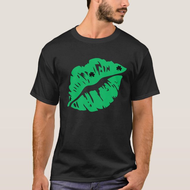 Green Shamrock Lips Kiss St Patricks Day Irish Wom T Shirt (Framsida)