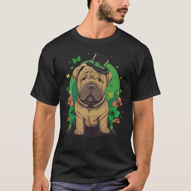 Green Shar Pei shamrock on St Patricks Day Shar Pe T Shirt (Framsida)