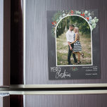 Greenery God jul Arch Photo Chalkboard<br><div class="desc">Den här konstruktionen har vattenfärgen holly och eukalyptus runt ett bågat bild med guld foil ram.</div>