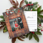 Greenery jul Photo Watercolor Rustic Wood Helg Vykort<br><div class="desc">Du kommer att kärlek dessa vackra julkort! De har botaniska vattenfärgsarrangemang med mistletoe, gräs grenar, bär och spädbarn andetag. Överst står det att god jul och höger under kan lägga till ett bild. Kortets grund har ställe för ett litet budskap, och sedan kan man lägga till namn och året under...</div>