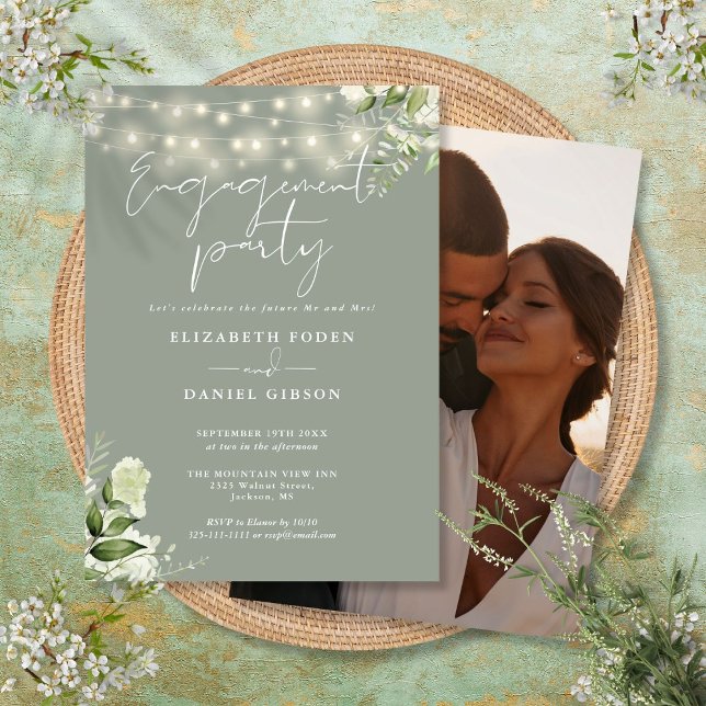 Greenery Ljus Sage Grönt Photo Förlovningsfest Inbjudningar (Greenery Lights Sage Green Photo Engagement Party Invitation)