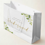 Greenery och Guld Bridesmaid Frieri Gift Bag<br><div class="desc">Anpassningsbar-designade "Kommer du att bli min Bridesmaid"-presentväska för brudesmaid frieri gåvor med guld-kalligrafi med vattenfärgsgrön design.</div>