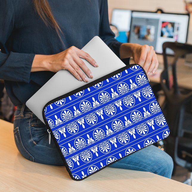 Grekisk arabesk medelhavsmönster blå laptop fodral (Skapare uppladdad)